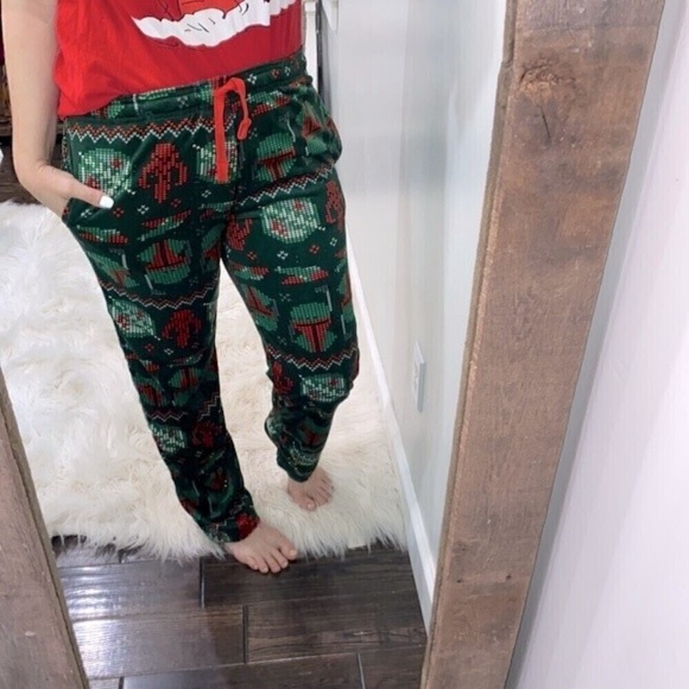 Star Wars Mandalorian pajama pants size medium